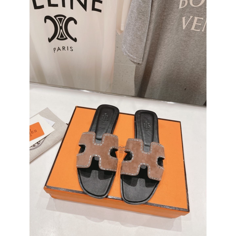 H**mes slippers